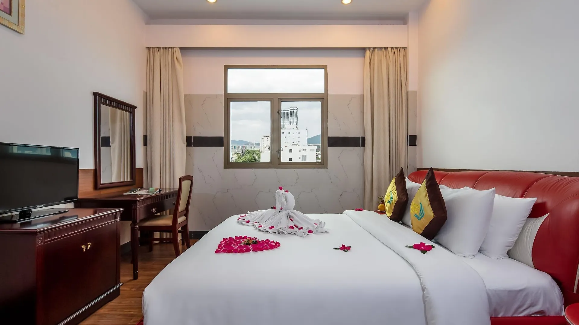 Da Nang Riverside Hotel